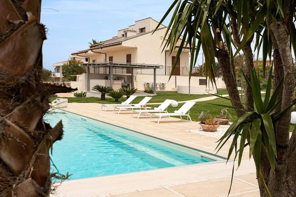 Villa Paradiso With Private Pool, Bbq Area, Huge Garden And Free Parking 莫迪卡 外观 照片